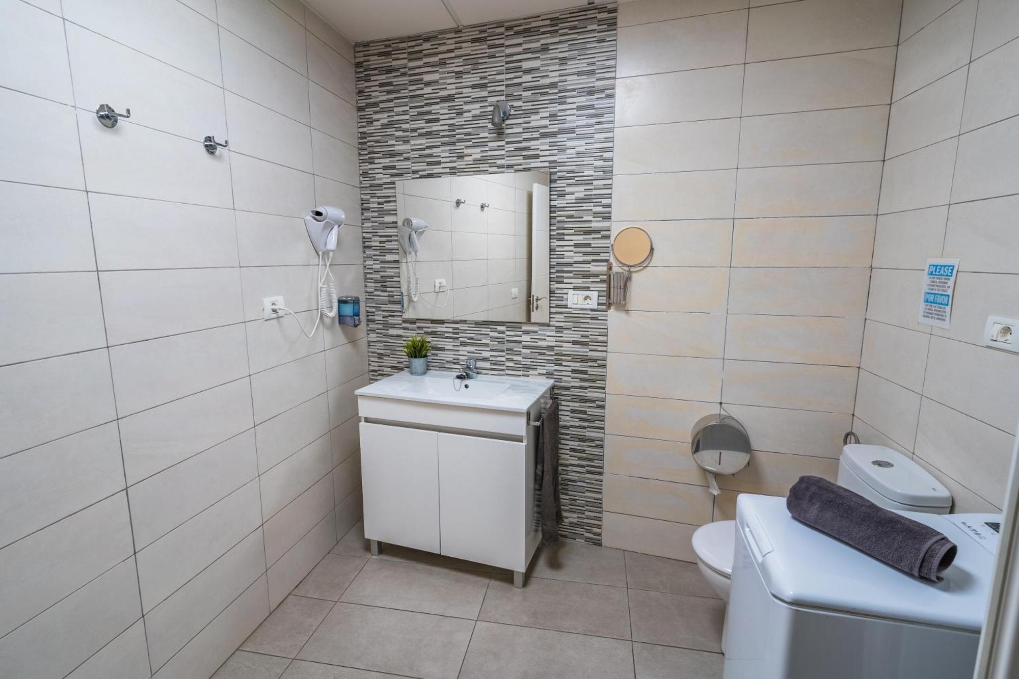El Puente Holiday Home I- Airport 8,1K 因赫尼奥 外观 照片