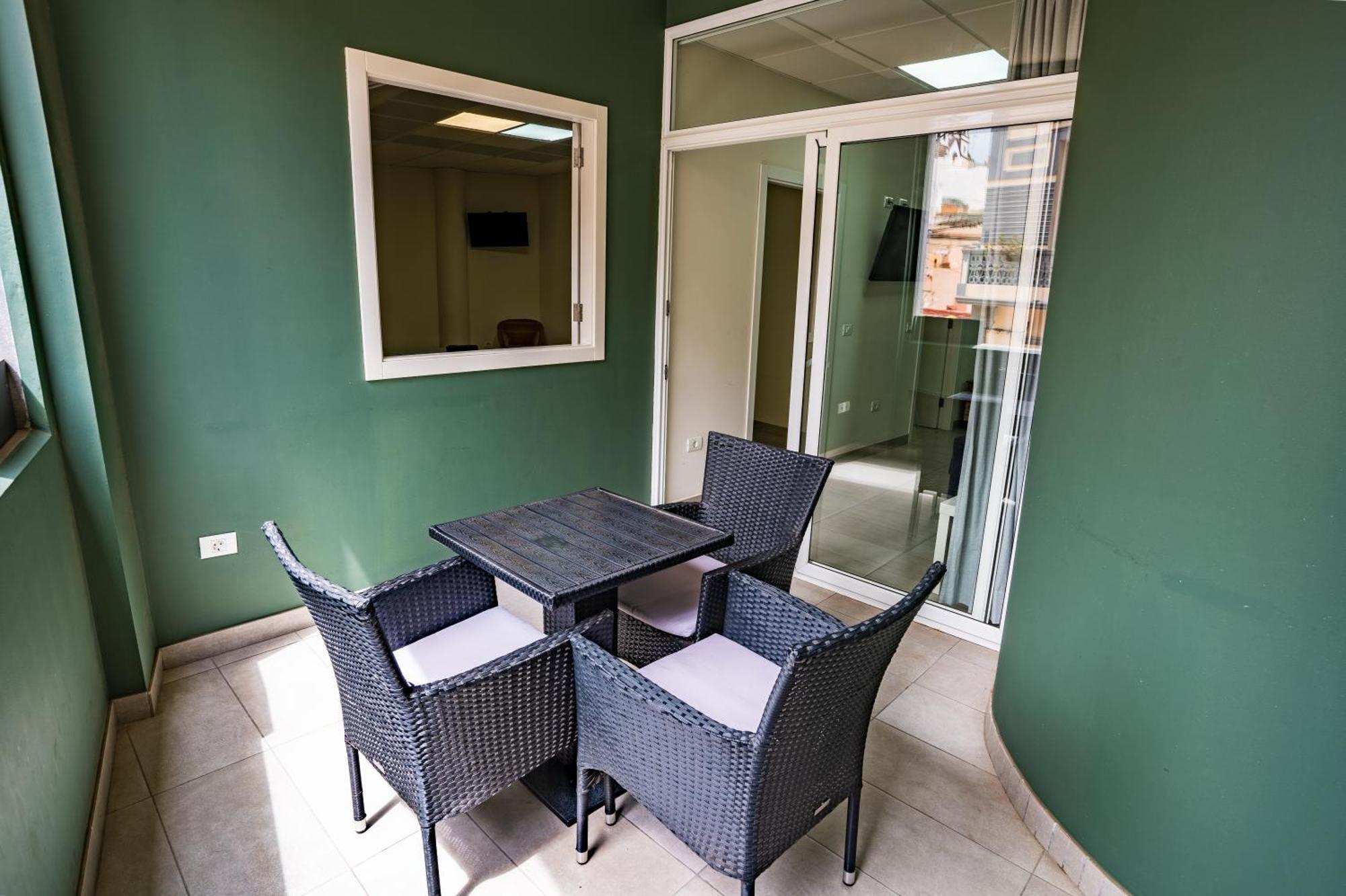 El Puente Holiday Home I- Airport 8,1K 因赫尼奥 外观 照片