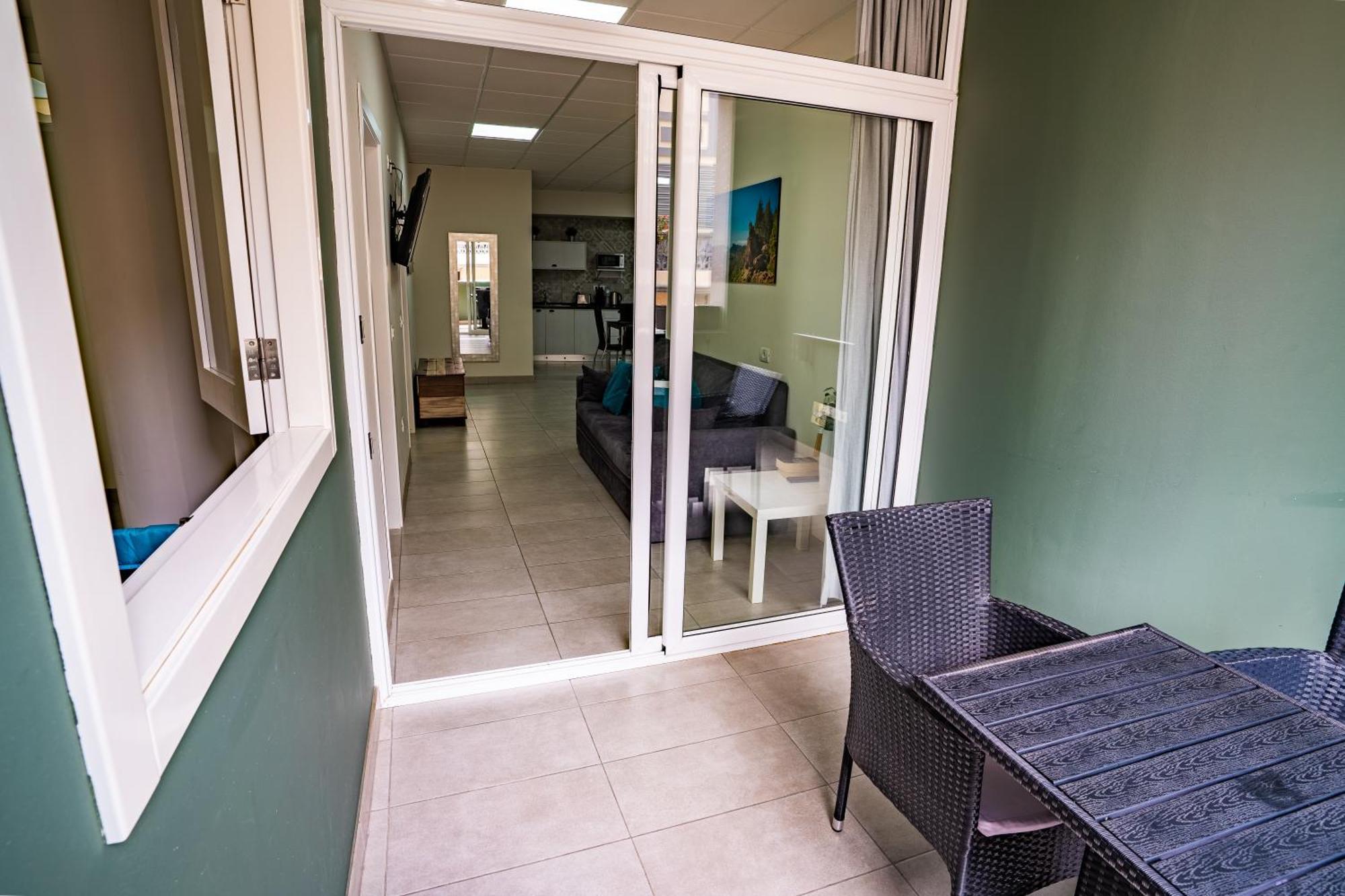 El Puente Holiday Home I- Airport 8,1K 因赫尼奥 外观 照片