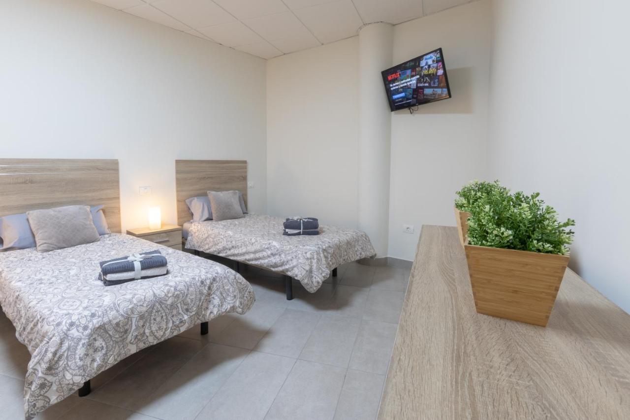 El Puente Holiday Home I- Airport 8,1K 因赫尼奥 外观 照片